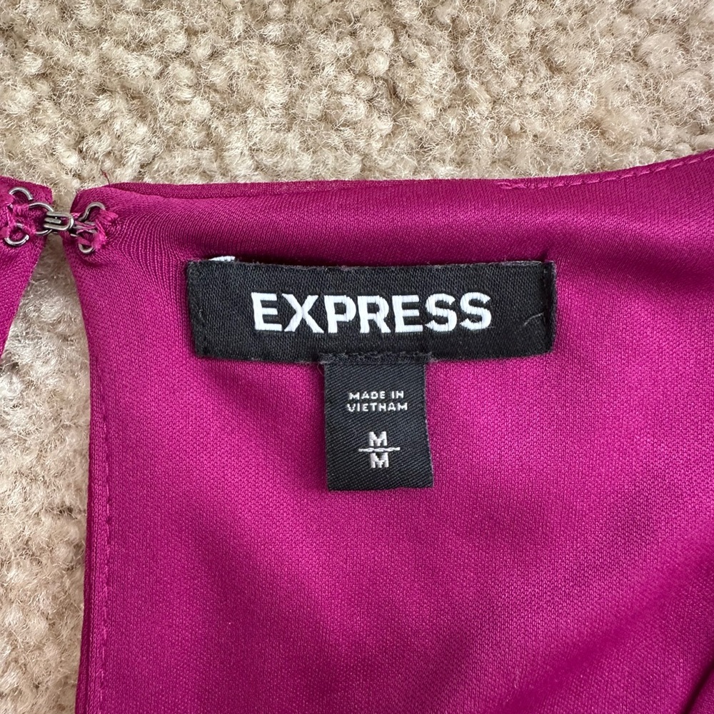 Women's EXPRESS Fuchsia Fit & Flare Dress Medium M 10 12 - Picture 3 of 4